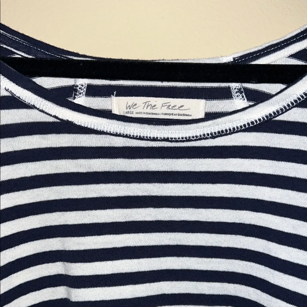 We The Free- Size L - Picture 3 of 4